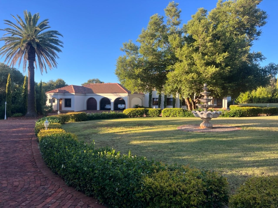 4 Bedroom Property for Sale in Wilkoppies North West